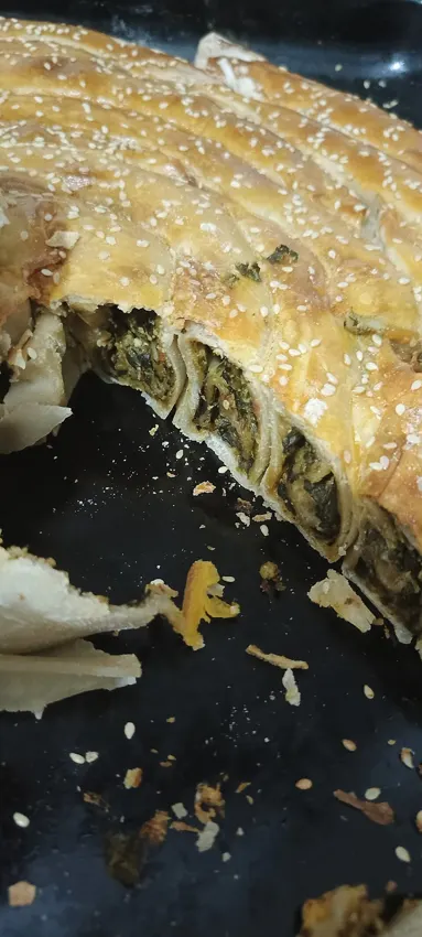 Ispanaklı, Lorlu ve Limon Kabuklu Tepsi Böreği